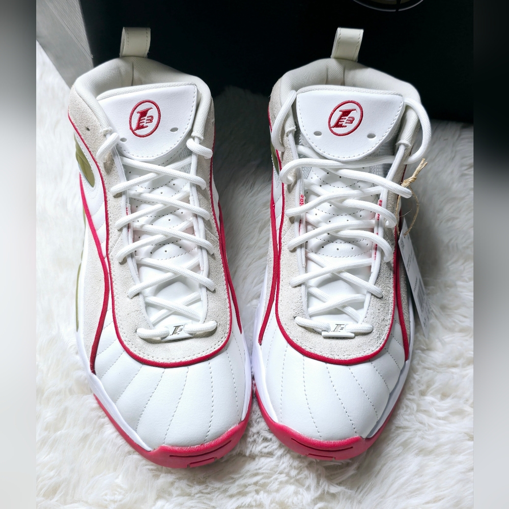 Allen Iverson Answer 3 White/Chalk Red Basketball Sneakers